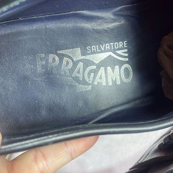 (C) SALVATORE FERRAGAMO Vintage Gancini logo leather dress loafers Size: 7.5 main image 9